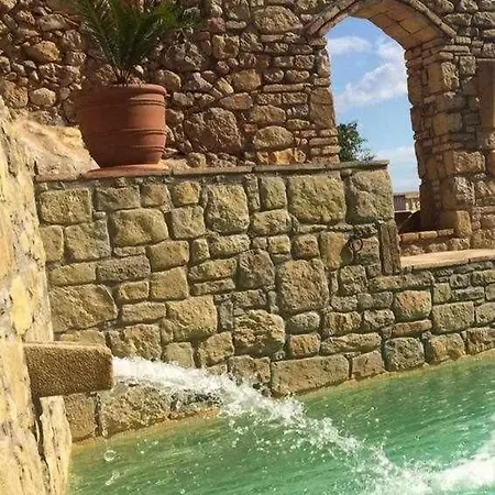 Enchanted With Pool And Magical Views ジローナ